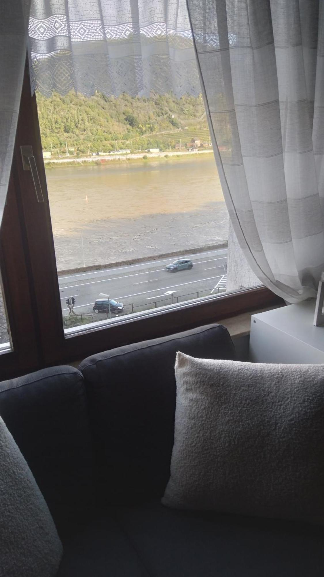 Apartment 100 Stufen Ueber Dem Rhein